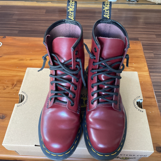 ドクターマーチン　8ホール　チェリーレッド