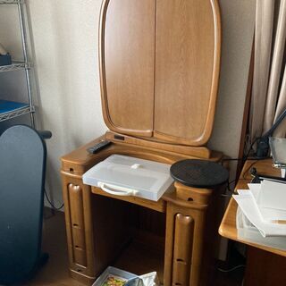 無料　ドレッサー差し上げます