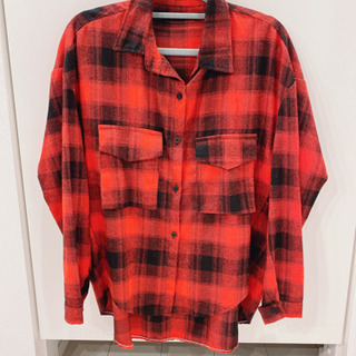 赤チェックシャツの画像