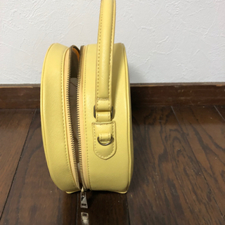 黄色バッグの画像