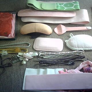 着物や喪服や帯とか小物イロイロ…これからぼちぼち出します。022...