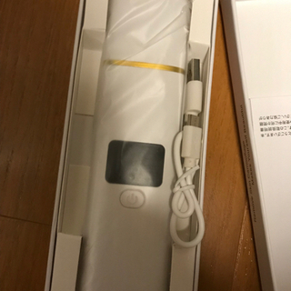 【新品未使用】ウォーターピーリング 美顔器 超音波 黒ずみ イチゴ鼻 毛穴ケア 引き締め 角栓 皮脂汚れ ニキビ イオン導入 EMSマッサージ リフトアップ 超音波美顔器の画像