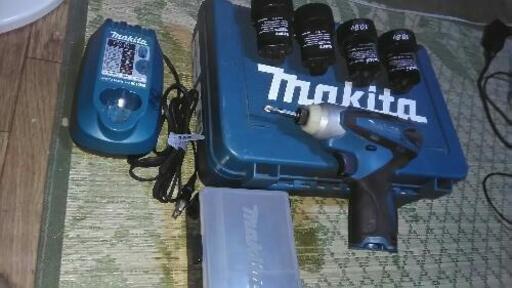マキタ　インパクト　充電式　バッテリー