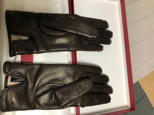 <未使用品>フェラガモ　革手袋　焦茶色　郵送可　レディース