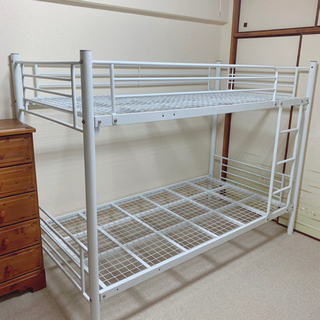 組み立て式パイプ二段ベッド　ホワイト [中古]の画像