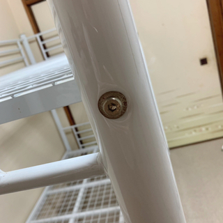 組み立て式パイプ二段ベッド　ホワイト [中古]の画像