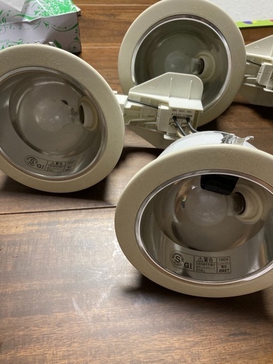 照明器具　ダウンライト　４個