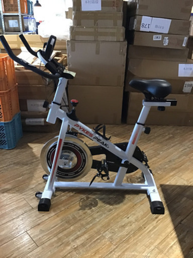 【美品】スピンバイク　トレーニング　筋トレ　有酸素運動　赤白