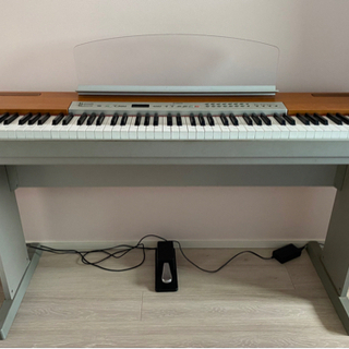 ヤマハ  電子ピアノ　P-120