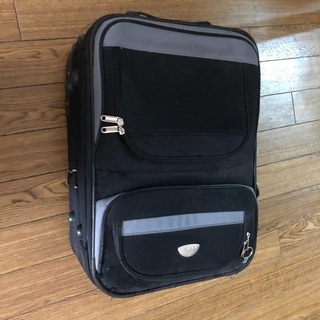 スーツケース