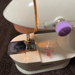 超小型 ミシン 動作確認⭕️ フットペダル付き 軽量の画像