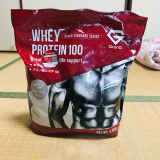 プロテイン1.5kg　グロング　残量半分