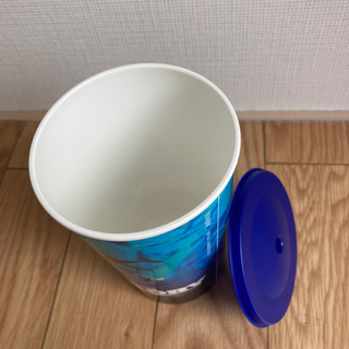 ☆ディズニーニモとドリーのコップ中古品の画像