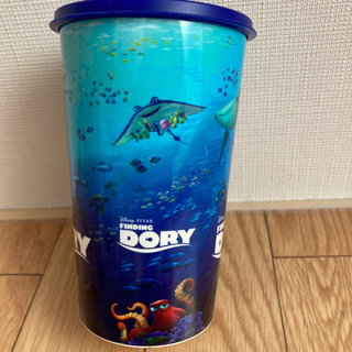 ☆ディズニーニモとドリーのコップ中古品の画像