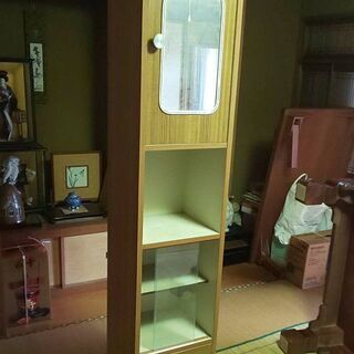 鏡付き縦型収納棚　小物収納　縦長の棚の画像