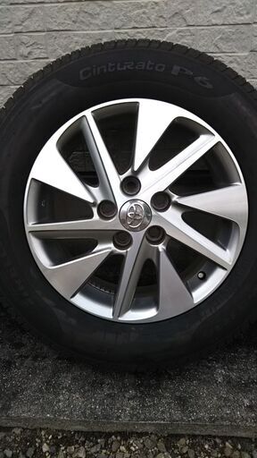 215/65 R16　ピレリ cinturato p6　アルファードで使用