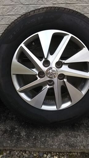 215/65 R16　ピレリ cinturato p6　アルファードで使用