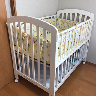 KATOJI ベビーベッド　70×120 布団セット、ベッドガード付き