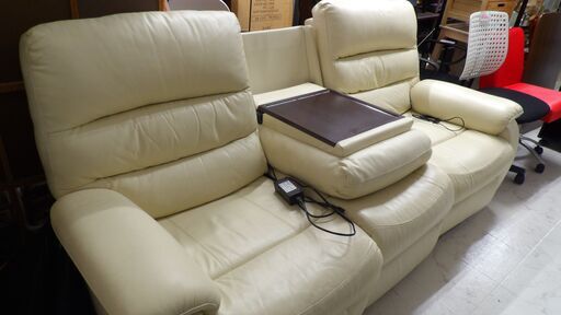 ■中古品 ニトリ 3人掛け 電動リクライニングソファ 分割可能 ◎