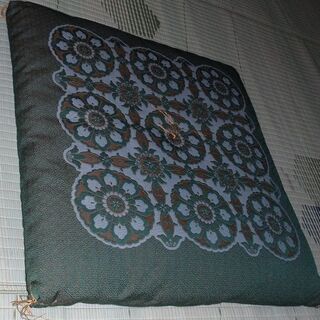 ☆格安 中古　3シ－ズン用 高級座布団・綿ワタ 綺麗(シミ、スレ...