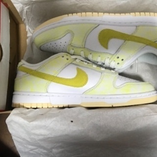 新品未使用NIKE Dunk Low yellow strike25.5cmの画像