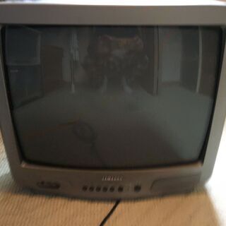 ブラウン管テレビとデジタルテレビチューナーの画像