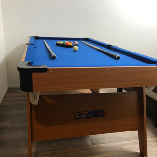 ビリヤード台の画像