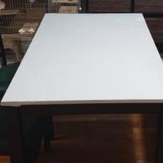 ダイニングテーブルとイス（小キズあり）