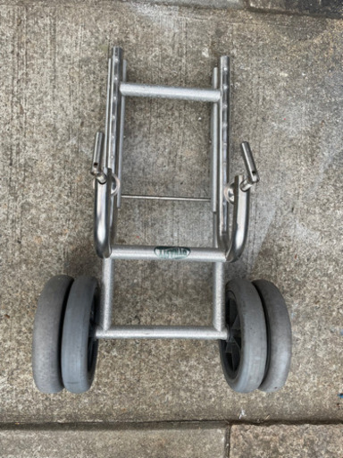 未使用品　4分割ボート　ドーリー付き　釣り　