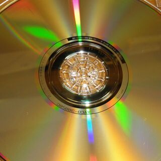  CM:森永「こんがりショコラ」イメージ・ソング「End roll」、JT「桃の天然水」イメージ・ソング「Trauma」「monochrome」、HONDA「ジョルノクレア」イメージ・ソング「too late」等を収録　　A 　浜崎あゆみ の画像