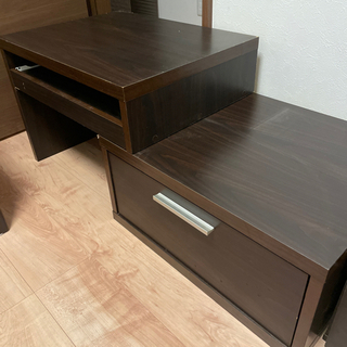 パソコンデスクの画像