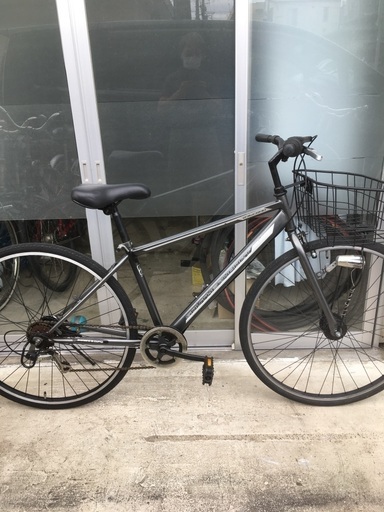 美品クロスバイク　ガンメタ色　27インチ　オートライト　外装6段