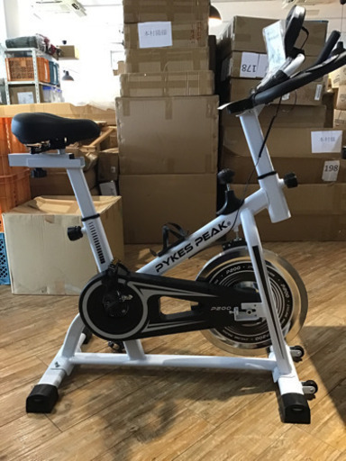 【美品】スピンバイク　トレーニング　筋トレ　有酸素運動　ブラックホワイト