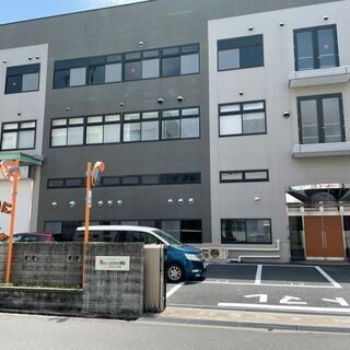 水耕栽培をしながら障がい者スタッフと一緒に働くお仕事の画像