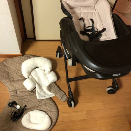 Combi電動式　ハイローチェアー