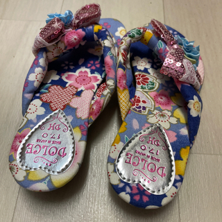 ⭐️新品17cm 和柄サンダル⭐️の画像