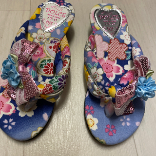 ⭐️新品17cm 和柄サンダル⭐️の画像