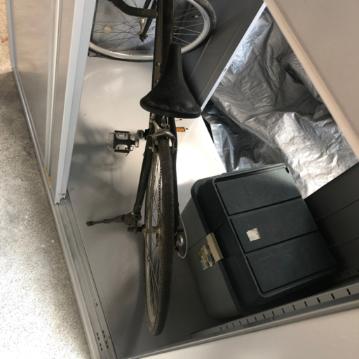 48,000円で出品中の物置き　ロードバイクも入ります
