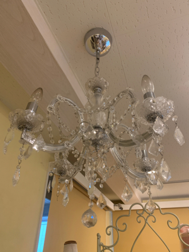 シャンデリア　中サイズ　新品電球付き