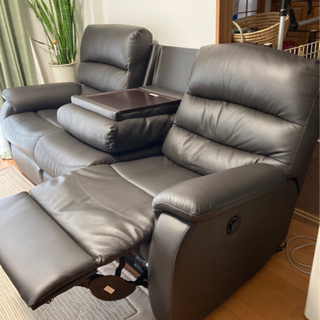 電動リクライニング本革ソファー　ニトリの画像