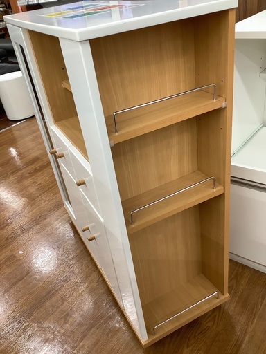 カラータイルがオシャレなキッチンカウンター