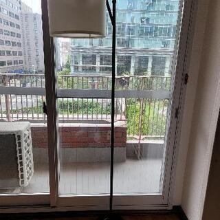 3 フロアーランプ