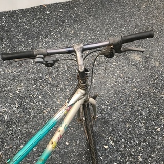 自転車　クロスバイクの画像
