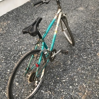 自転車　クロスバイクの画像