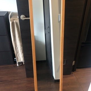 ナチュラルテイストなスタンドミラー