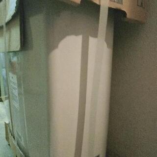 新品未使用品　TOTO　ピュアレストQR 
組合せ便器+タンクセット　CS220BM+SH221BAS（便座無し）の画像