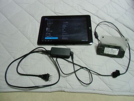 【取引成立】富士通製アンドロイドタブレット（充電器付き）をお譲りします。