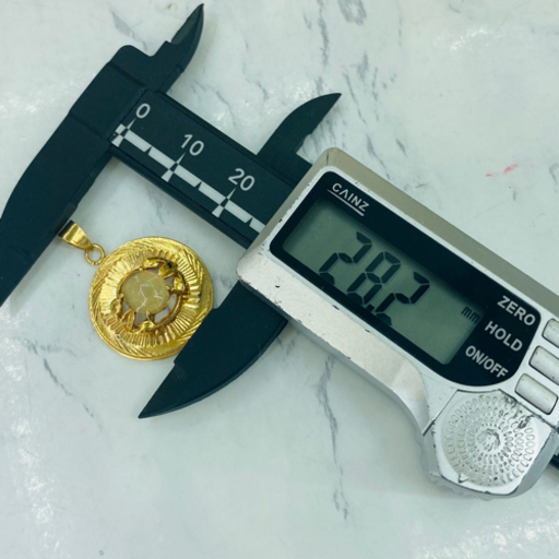 【中古品・珍】K18 デザイントップ 3.1g［22］