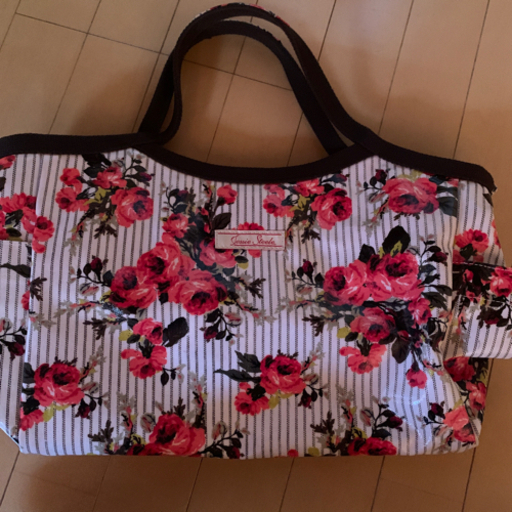 美品　マザーズバッグ　花柄