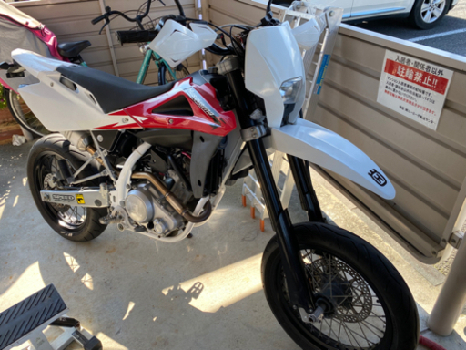 ハスクバーナ husqvarna smr125 原付2種